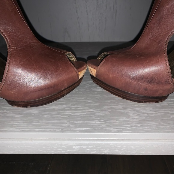 Leather peep-toe heel - Picture 8 of 8